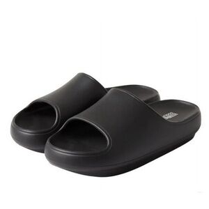 32 Degrees Black Cushion Slide Sandal Unisex Medium